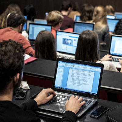 開(kāi)拓，創(chuàng)新發(fā)展